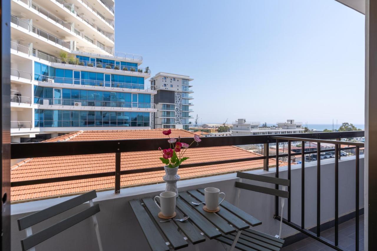 Burst Studio W/ Balcony In Larnaca Exterior foto