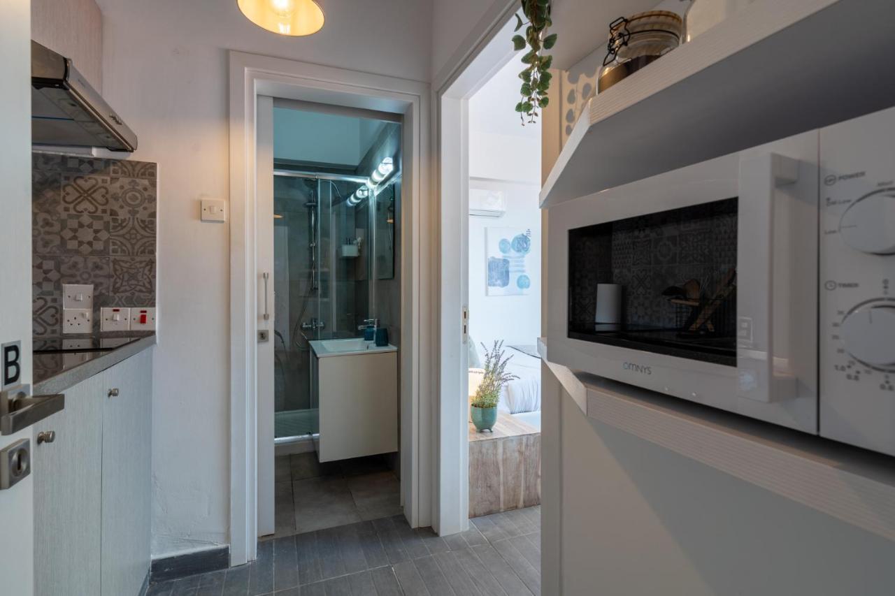 Burst Studio W/ Balcony In Larnaca Exterior foto